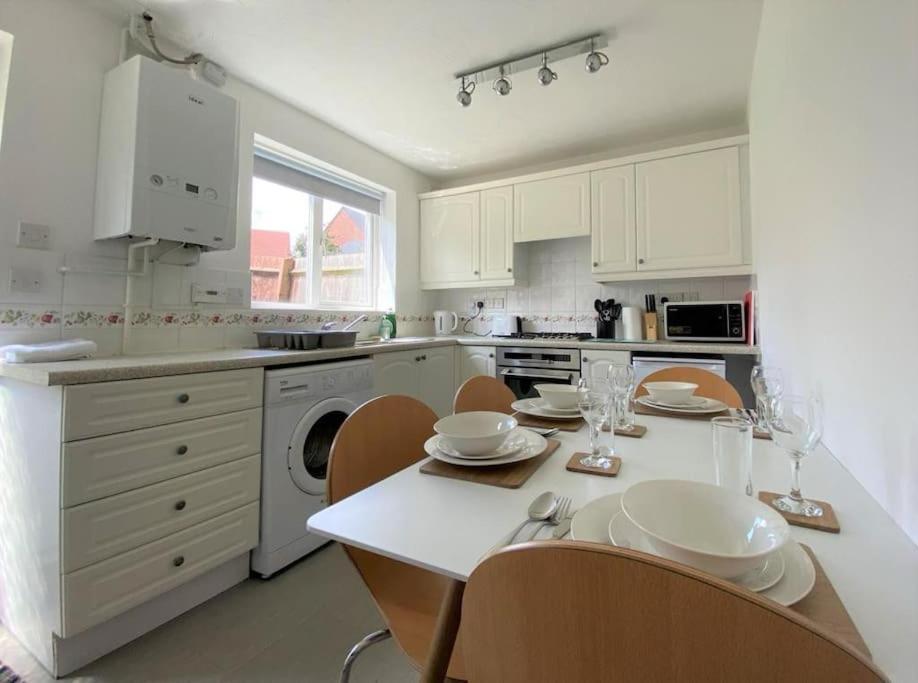 Charming Home In Wellingborough Kültér fotó