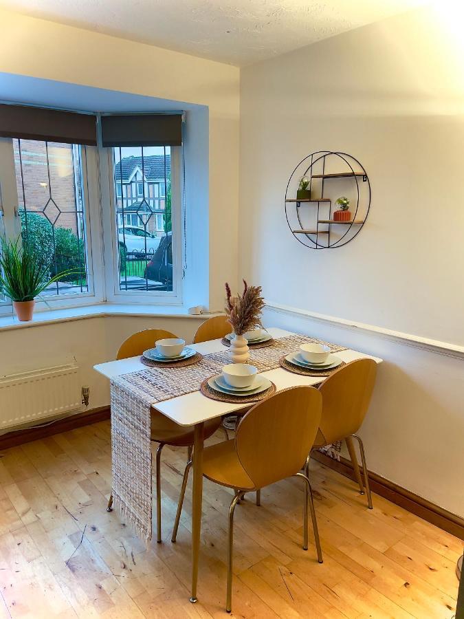 Charming Home In Wellingborough Kültér fotó